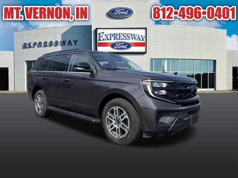 Used 2025 Ford Expedition Active AWD/4WD image 3