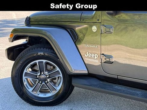 Used 2019 Jeep Wrangler Unlimited Sahara AWD/4WD image 7