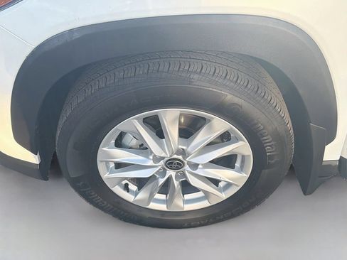 Used 2023 Toyota Corolla Cross LE w/ Moonroof Package AWD/4WD image 36