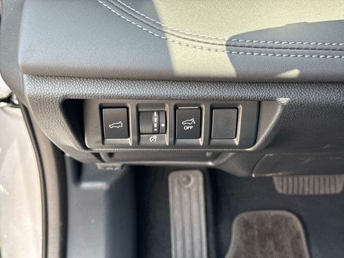 Certified 2025 Subaru Outback Limited AWD/4WD image 32