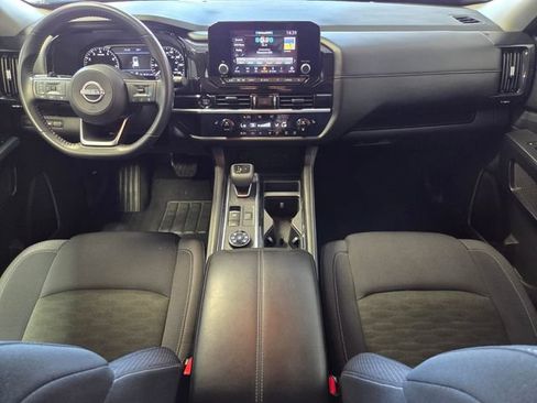 Used 2025 Nissan Pathfinder SV AWD/4WD image 13