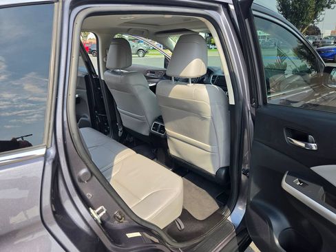 Used 2015 Honda CR-V Touring image 23