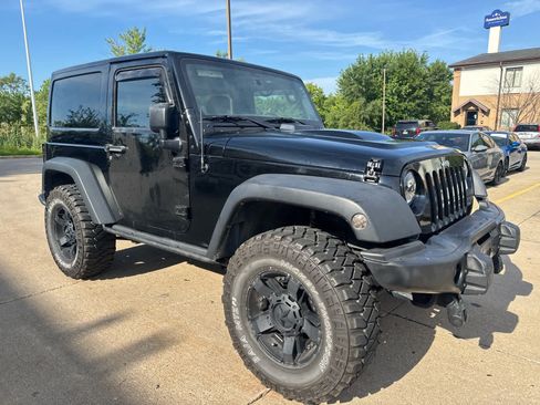 Used 2012 Jeep Wrangler Rubicon AWD/4WD image 7