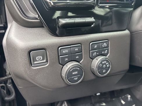 Used 2025 Chevrolet Silverado 1500 ZR2 w/ Technology Package image 8