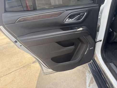 Used 2021 Chevrolet Tahoe LT w/ LT Signature Package RWD image 19