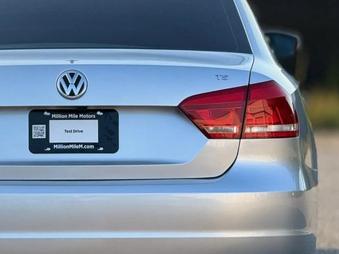 Used 2015 Volkswagen Passat 1.8T Limited Edition FWD image 14