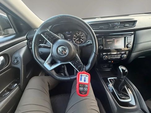 Used 2019 Nissan Rogue SV FWD image 45