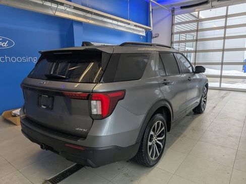 Used 2025 Ford Explorer ST-Line image 4