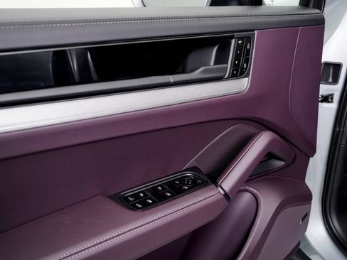 New 2026 Porsche Cayenne Coupe AWD/4WD image 10