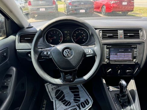 Used 2015 Volkswagen Jetta S image 14