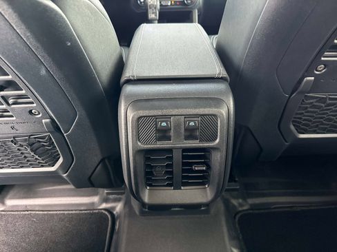 Used 2025 Ford Bronco Badlands AWD/4WD image 16