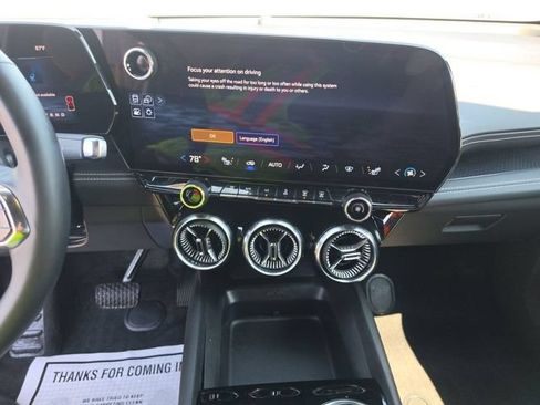 Used 2024 Chevrolet Blazer EV LT AWD/4WD image 11