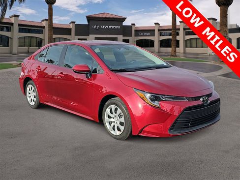 Used 2023 Toyota Corolla LE image 2
