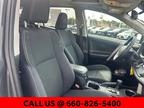 Used 2018 Toyota RAV4 XLE AWD/4WD image 8