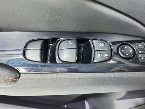 Certified 2025 Nissan Altima 2.5 SR FWD image 19