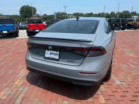 Used 2025 Honda Accord Sport image 2