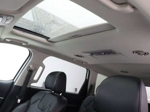Used 2025 Kia Telluride S image 16