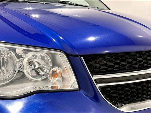 Used 2018 Dodge Grand Caravan SE w/ UConnect Hands-Free Group image 33