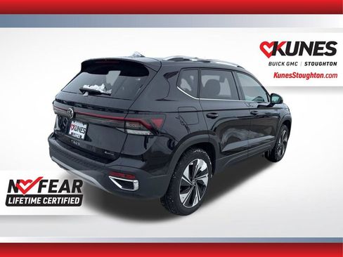 Used 2025 Volkswagen Taos SE image 10