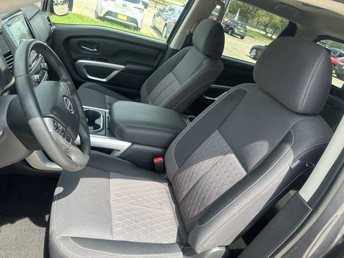Used 2023 Nissan Titan SV w/ SV Convenience Package RWD image 13
