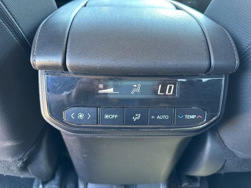 Used 2024 Toyota Highlander LE image 16
