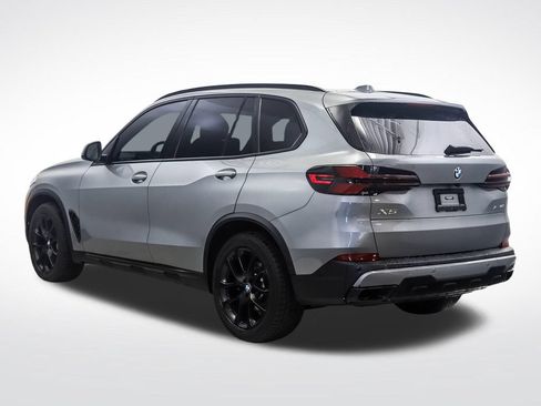Used 2024 BMW X5 xDrive40i w/ Premium Package AWD/4WD image 3