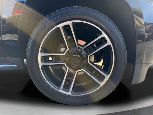 Used 2020 Chevrolet Suburban Premier image 12