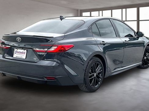 Used 2026 Toyota Camry SE FWD image 6