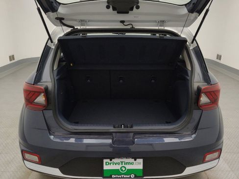 Used 2020 Hyundai Venue FWD image 29