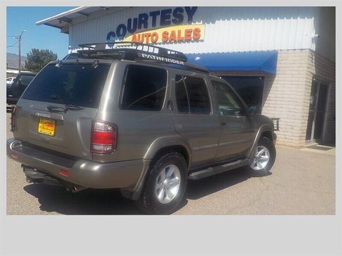 Used 2003 Nissan Pathfinder SE w/ SE Sunroof Pkg AWD/4WD image 9