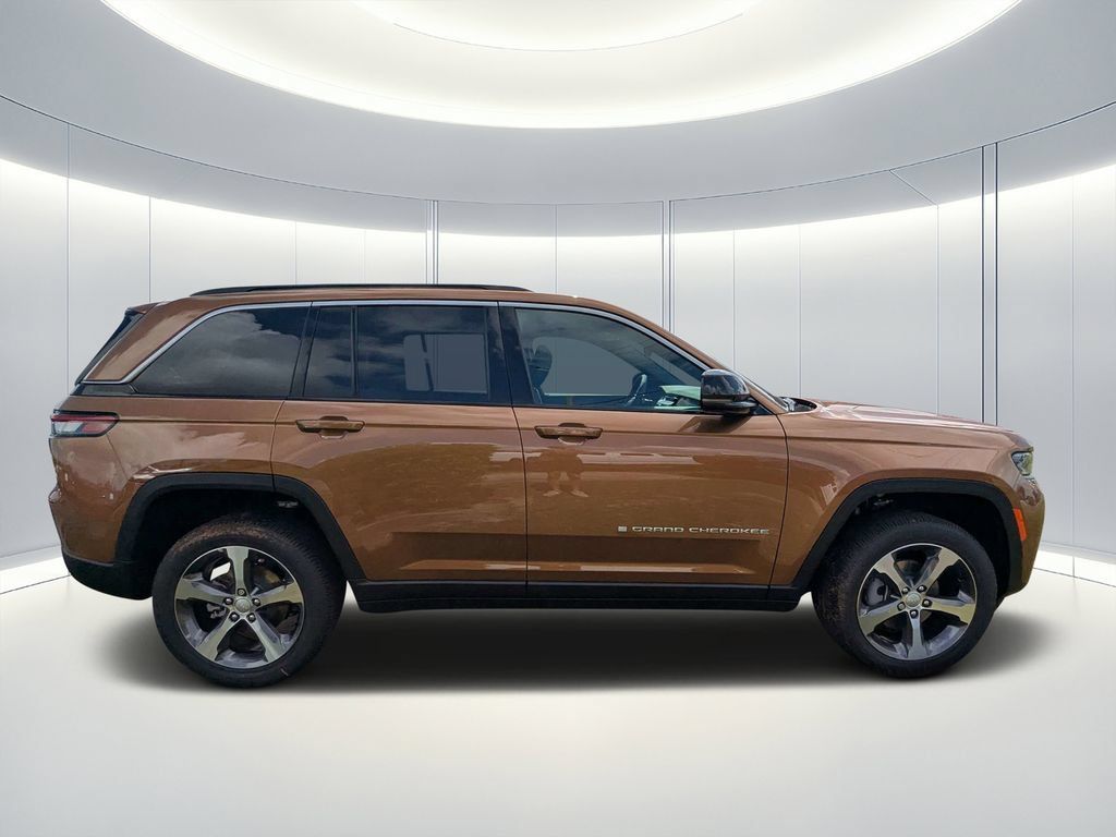 New 2026 Jeep Grand Cherokee Limited AWD/4WD image 3