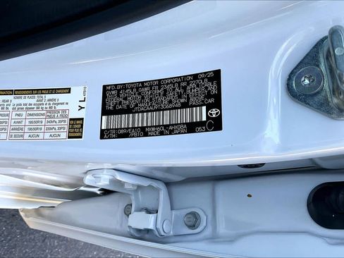 Certified 2026 Toyota Prius XLE FWD image 36