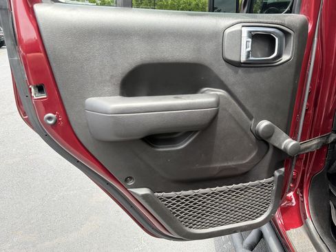 Used 2022 Jeep Gladiator Sport AWD/4WD image 30
