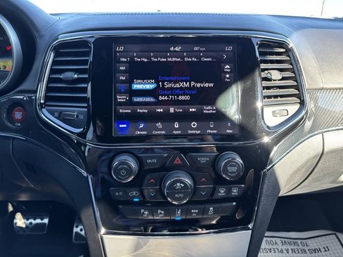 Used 2020 Jeep Grand Cherokee SRT image 17