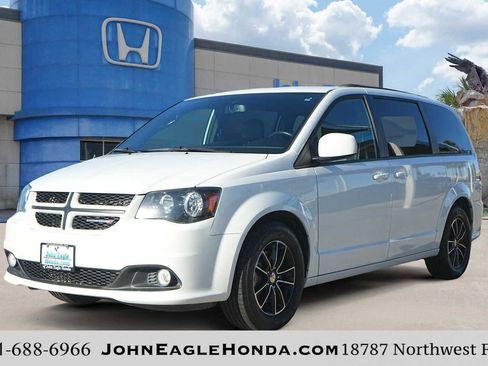 Used 2018 Dodge Grand Caravan GT image 1