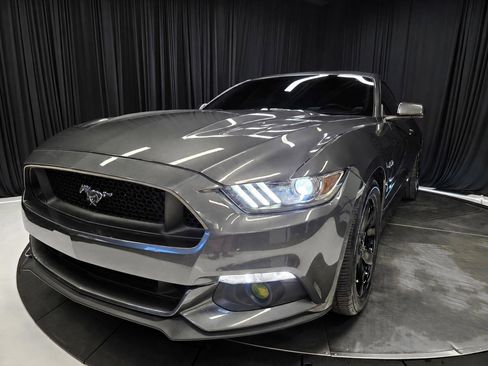 Used 2016 Ford Mustang GT RWD image 16