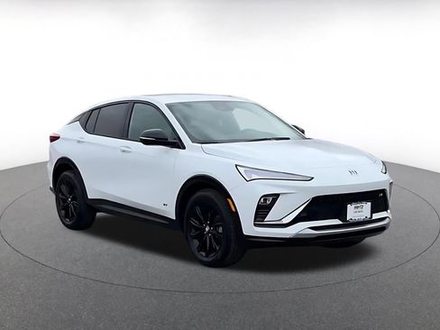 Used 2025 Buick Envista Sport Touring image 3