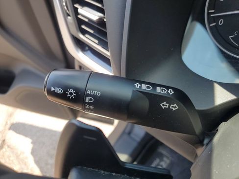 Used 2025 Nissan Rogue SV AWD/4WD image 14