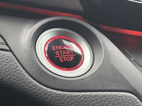 Certified 2025 Honda Odyssey Sport-L image 17
