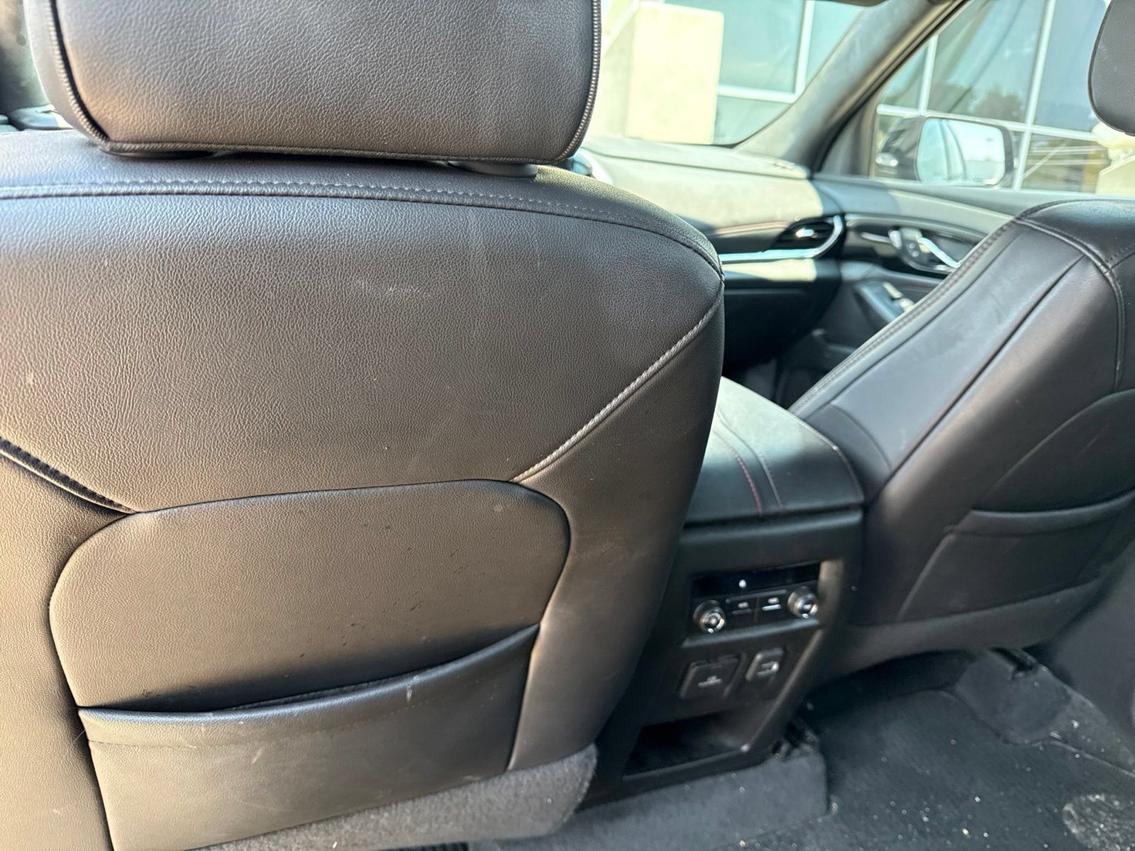 Used 2023 Chevrolet Traverse RS FWD image 10
