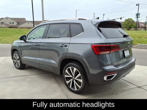 Used 2023 Volkswagen Taos SE FWD image 5