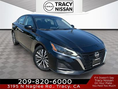Used 2023 Nissan Altima 2.5 SV