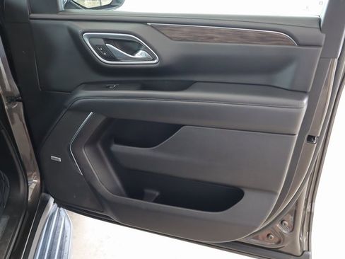 Used 2021 Chevrolet Suburban LT image 46