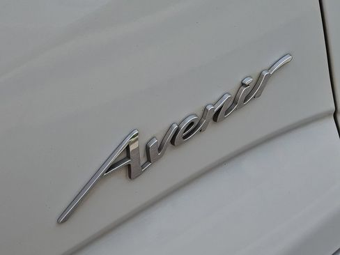 Used 2023 Buick Enclave Avenir w/ Avenir Technology Package FWD image 8