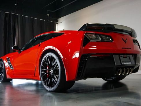 Used 2019 Chevrolet Corvette Z06 RWD image 37