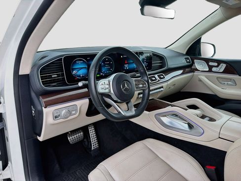 Used 2021 Mercedes-Benz GLS 580 4MATIC image 28