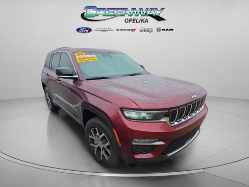 Used 2025 Jeep Grand Cherokee Limited w/ Trailer Tow Package image 3
