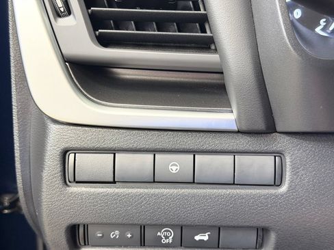 Used 2026 Nissan Rogue SV w/ SV Premium Package AWD/4WD image 42
