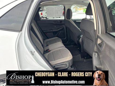 Used 2022 Ford Escape SE w/ Cold Weather Package image 25
