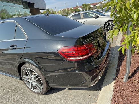 Used 2014 Mercedes-Benz E 550 4MATIC Sedan image 6